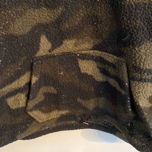 ⭐️2/$10 - Sweater - Picture 2 of 4